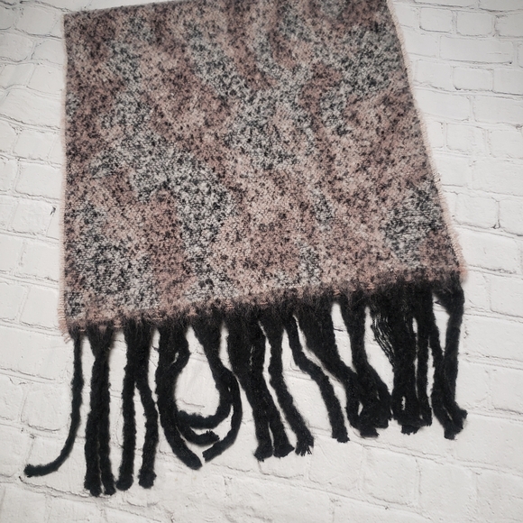 Women's chunky scarf. - Picture 7 of 9